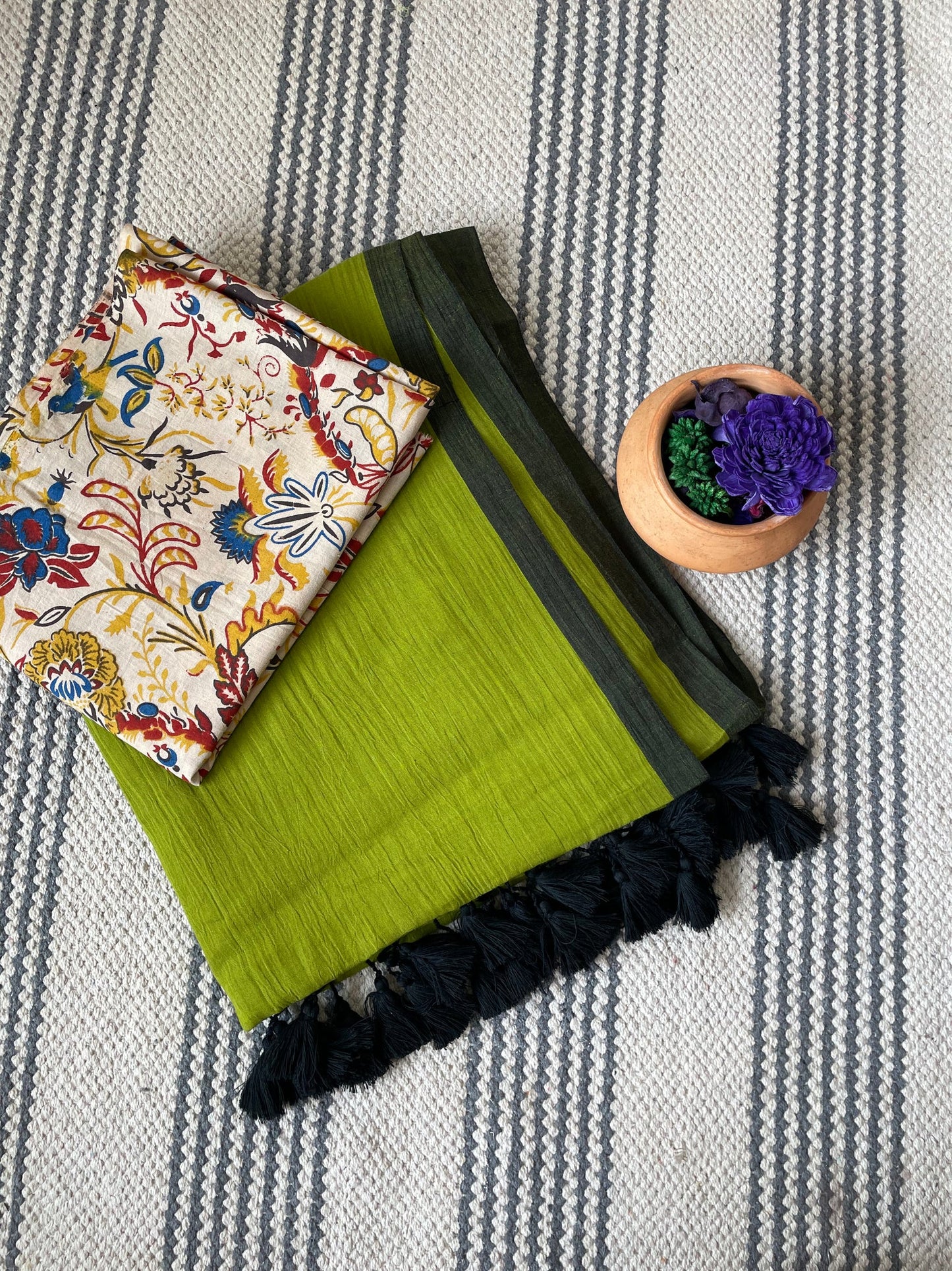 Plain Mulmul soft cotton saree with Contrast Blouse