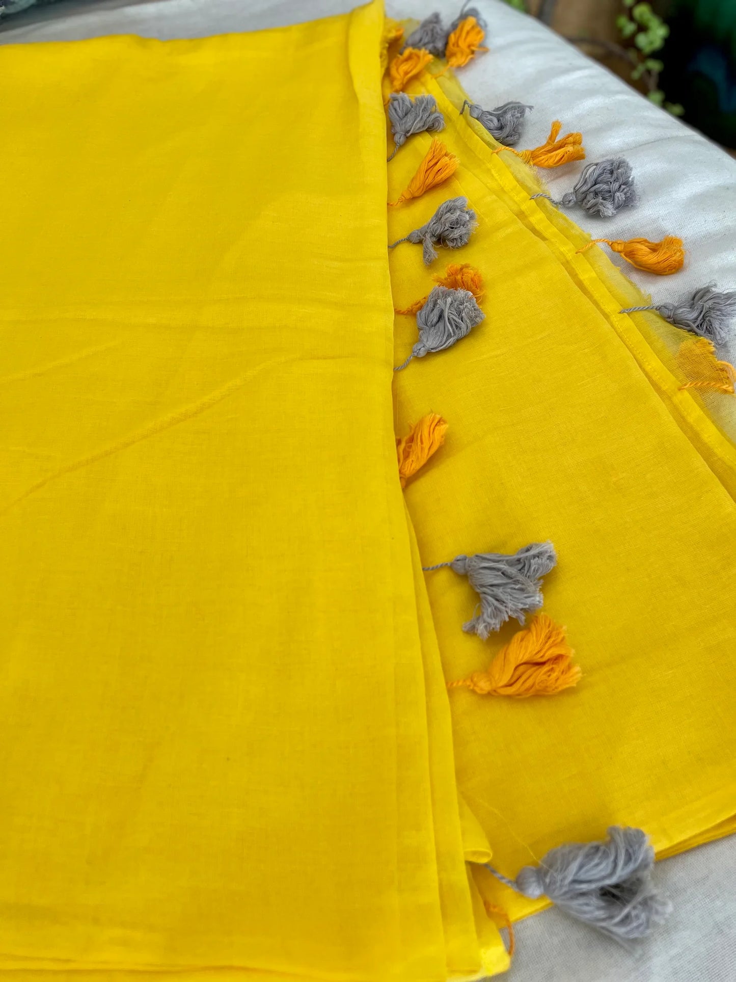 Plain Mulmul soft cotton saree with Contrast Blouse