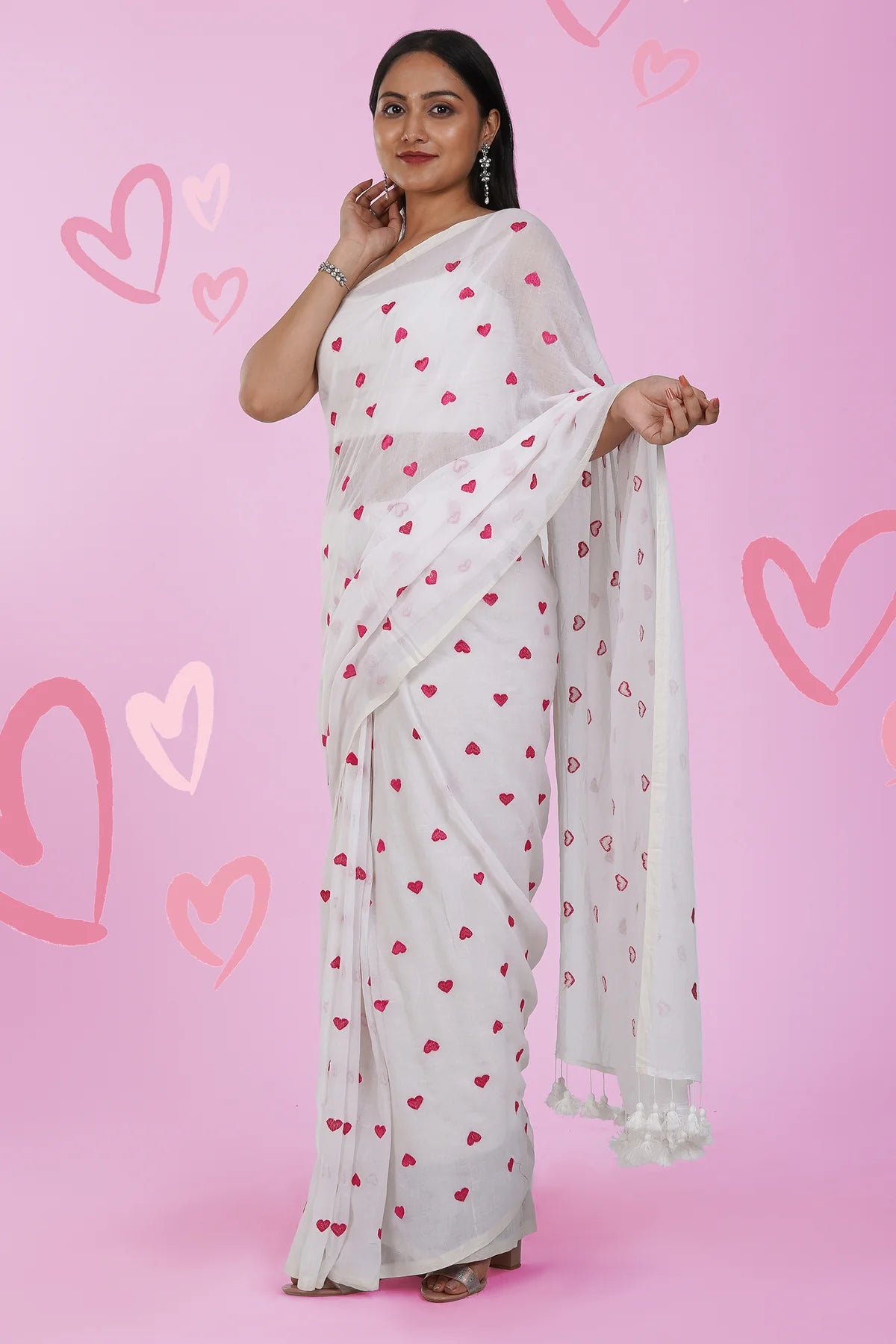 Mul cotton saree with Heart Embroidery