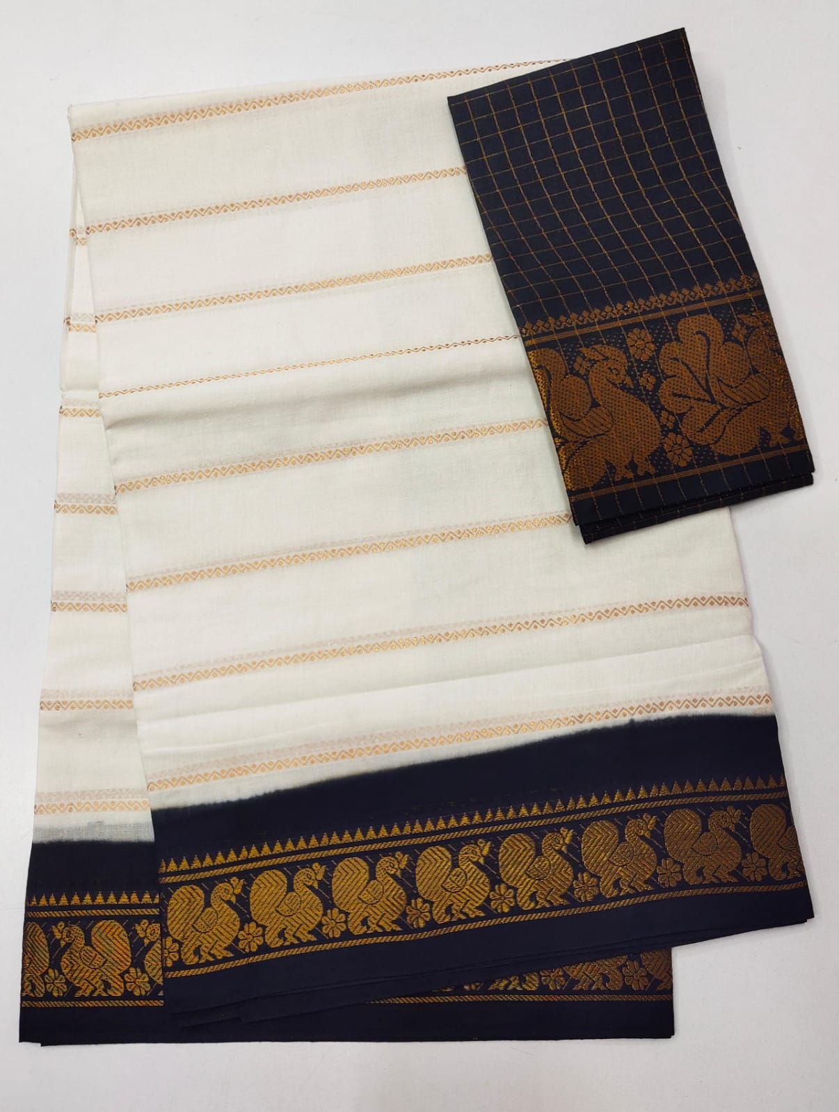 Madurai Sungudi saree