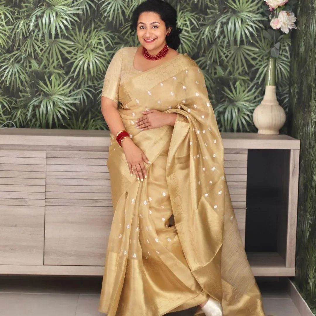 Parvathy Gold Tissue Silk Saree