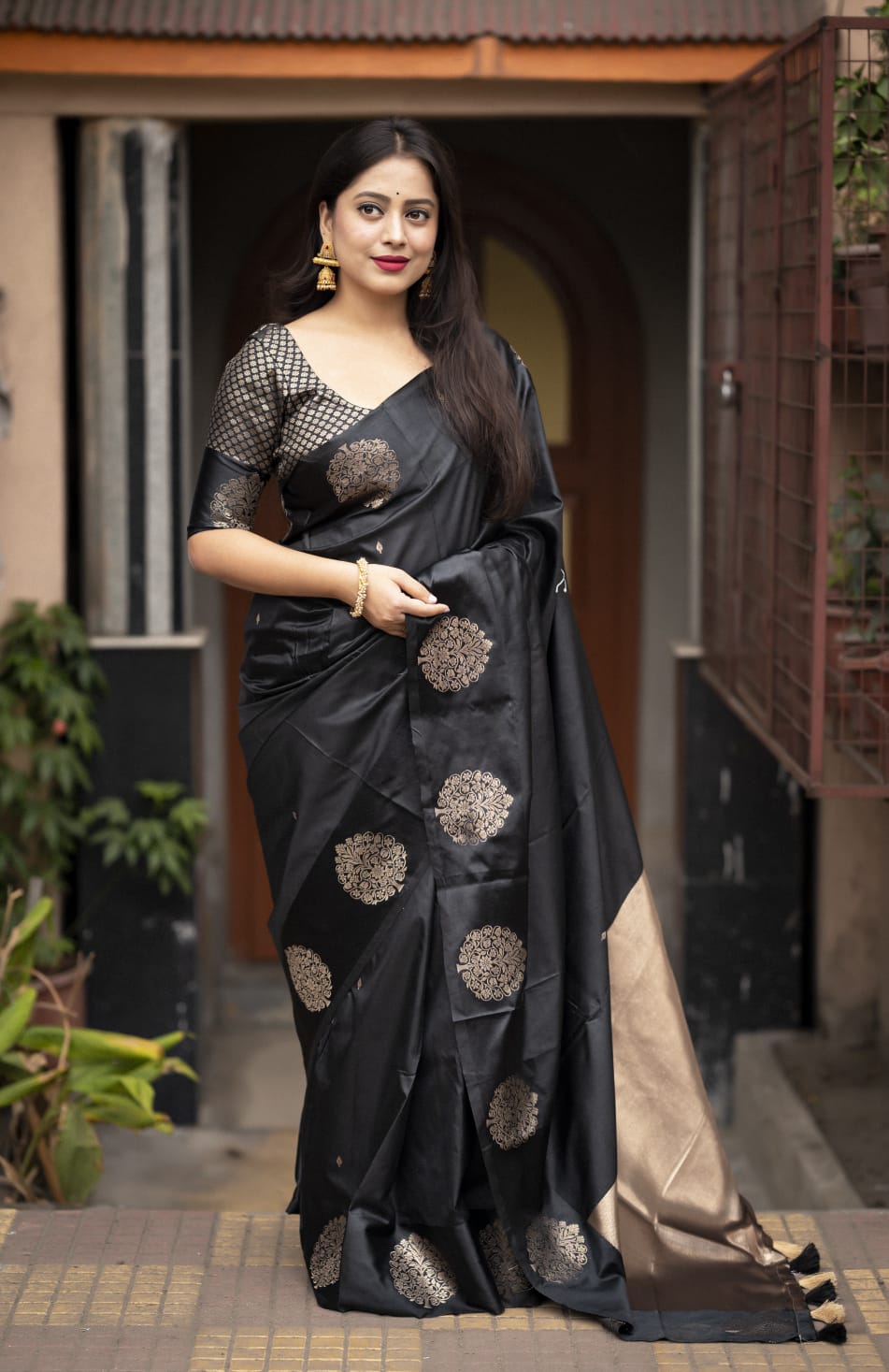 BANARASI SARTIN PATTU SAREE.