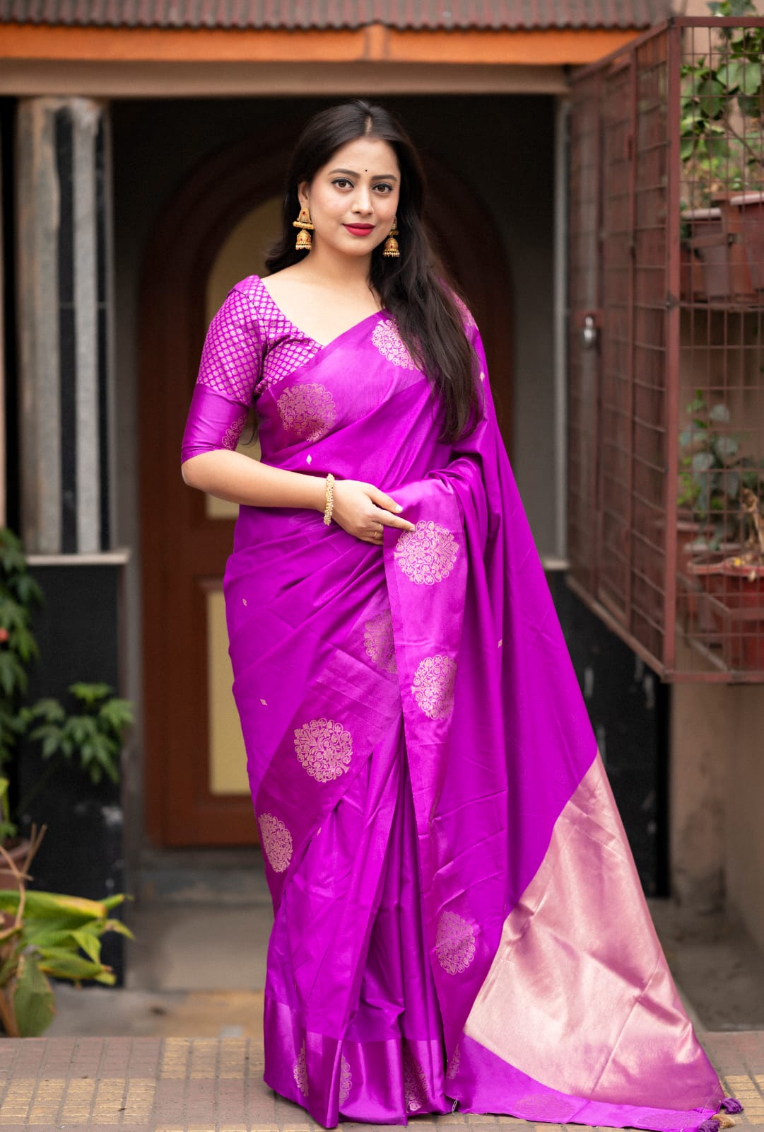 BANARASI SARTIN PATTU SAREE.