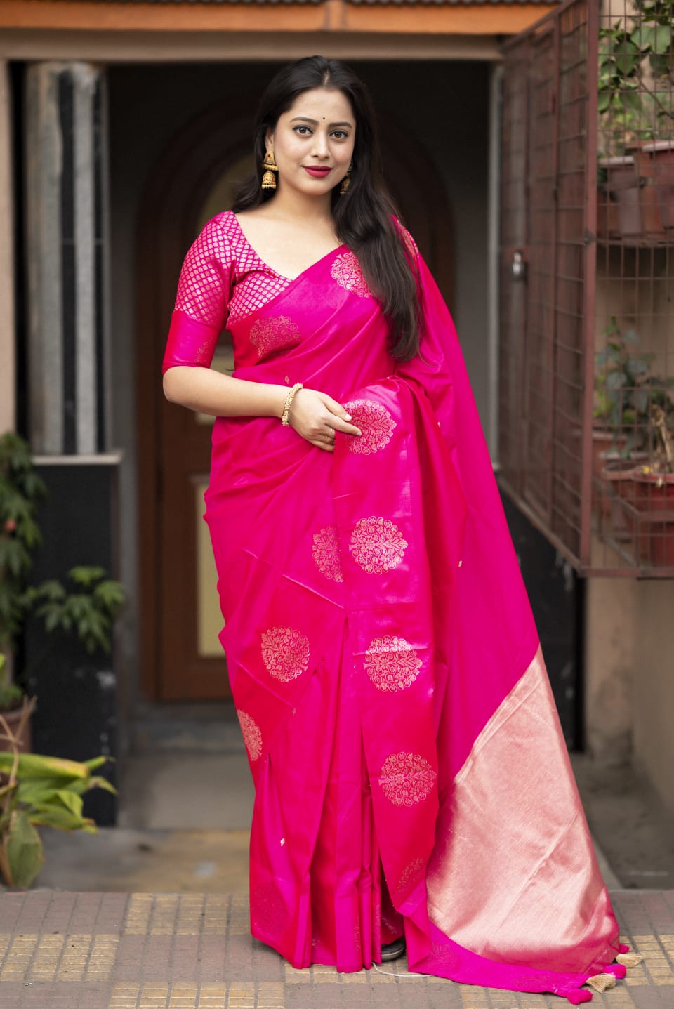 BANARASI SARTIN PATTU SAREE.