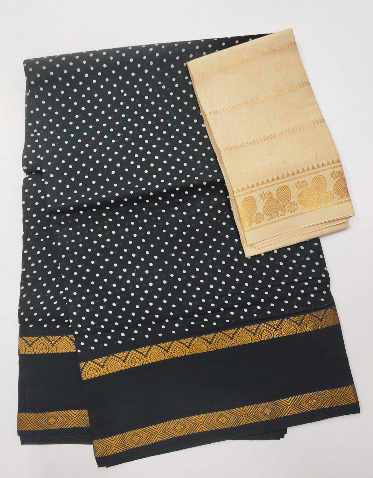 Madurai Sungudi Saree